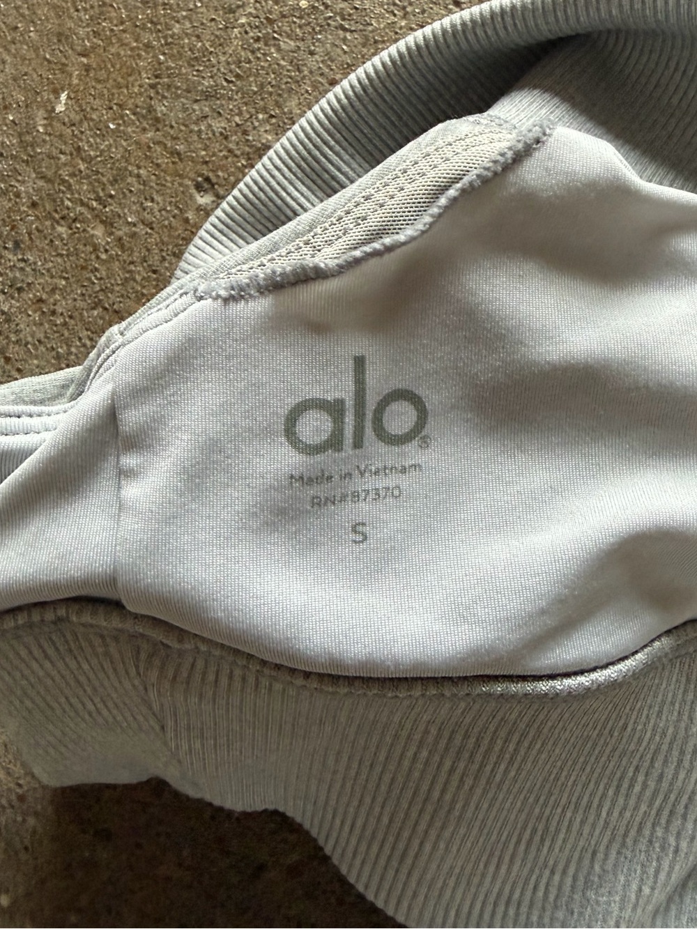 Alo Yoga AloSoft Lavish Bra in Heathered Grey Size Small Activewear Sports Bra - Picture 7 of 7
